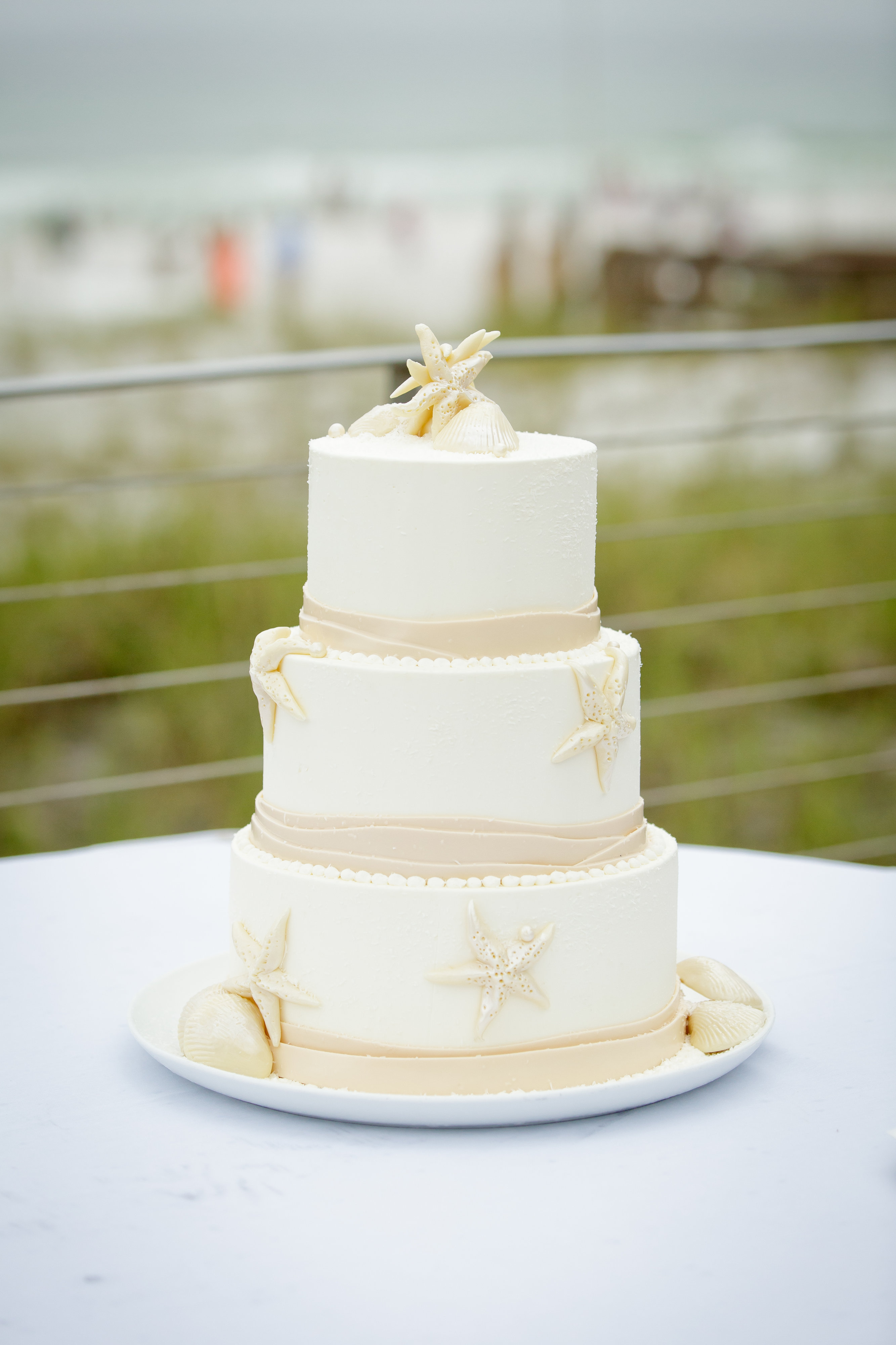 Hilton Sandestin Baker Creates Beach Inspired Destin Fl Wedding Cakes