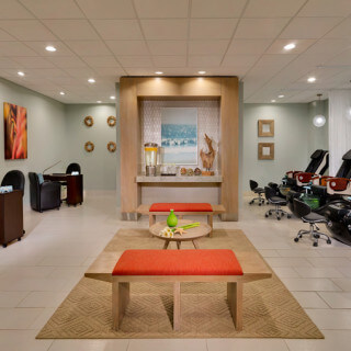 Nail Lounge