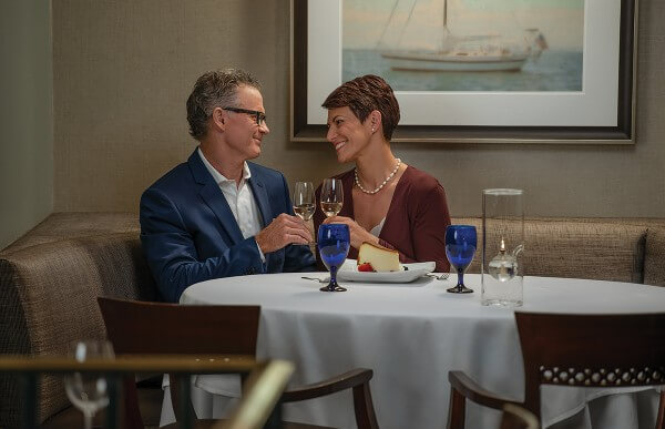 couple dinning